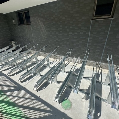 
									ブランシエスタ江古田 駐輪場