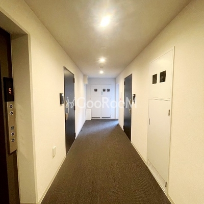 
									プライムブリス中野富士見町2 内廊下