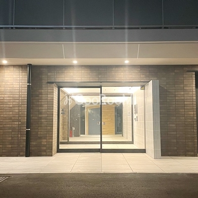 
									コンフォリア・リヴ豊洲キャナル 入口