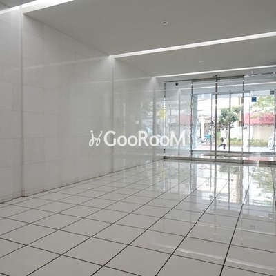 
									ガーラプレイス新宿御苑 入口