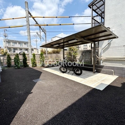 
									グローリオシェルト池袋2 駐輪場2