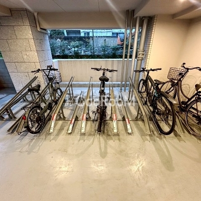 
									オルタナ押上　駐輪場