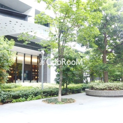 
									コンフォリア新宿イーストサイドタワー エントランス