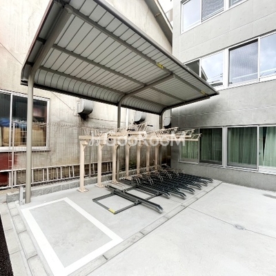 
									アトリオフラッツ清澄白河 駐輪場