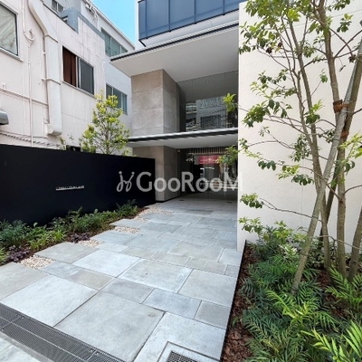 
									クレストコート東中野 エントランス