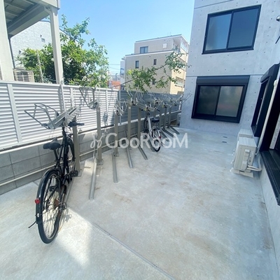 
									ルオーレ上北沢駅前 駐輪場