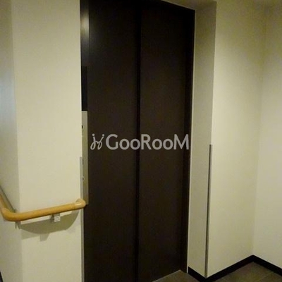 
									プライムブリス東中野駅前 エレベータ