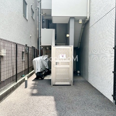 
									グランパセオ菊川　バイク置き場