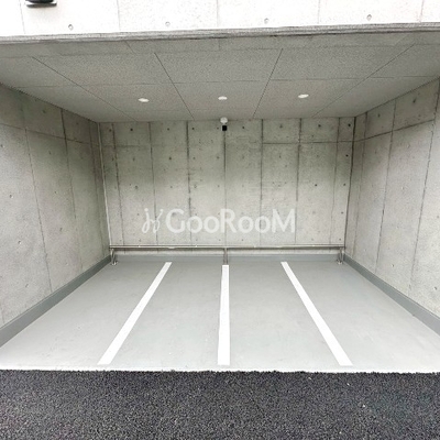 
									ロイジェントパークス西馬込 バイク置場