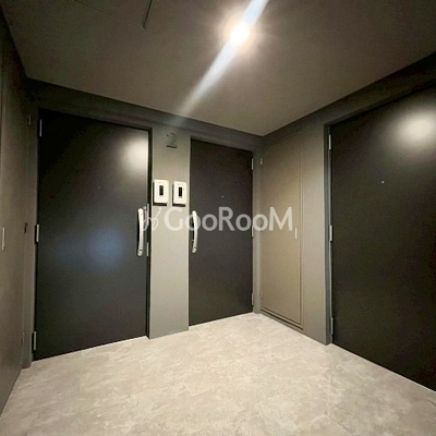 
									ラヴィエール清澄ガーデンテラス 内廊下