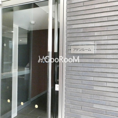 
									サブエントランス