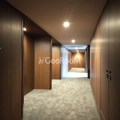 
									プラウドタワー渋谷 内廊下