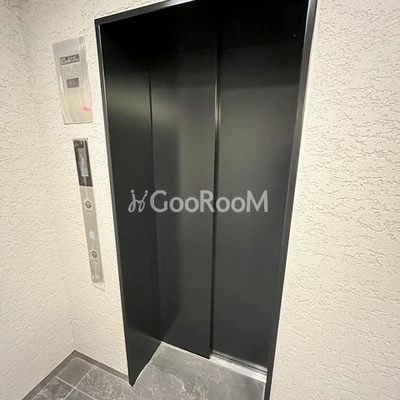 
									ブリリアイスト錦糸公園 エレベーターホール