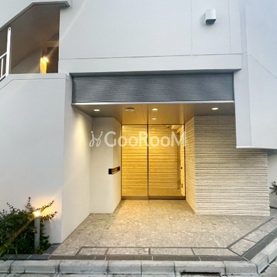 
									グランカーサ蒲田ウエスト 入口