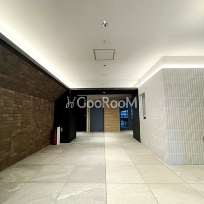 
									コンフォリア・リヴ豊洲キャナル エントランス