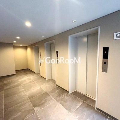 
									フロンティアレジデンス錦糸公園 内廊下