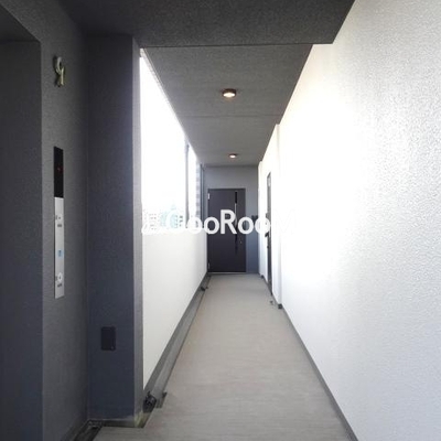 
									コンフォリア日暮里 廊下