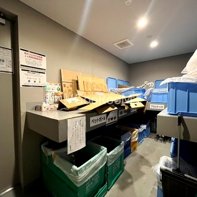 
									シーフォルム板橋3 ゴミ置き場