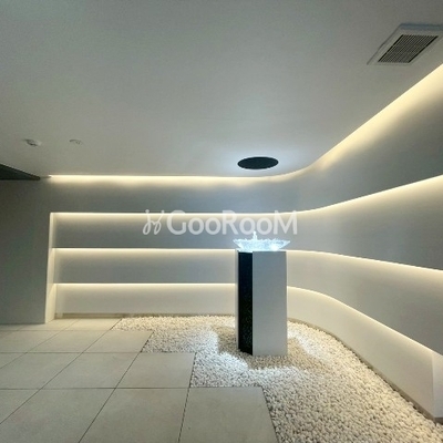 
									コンフォリア・リヴ平井ミューティオ エントランス