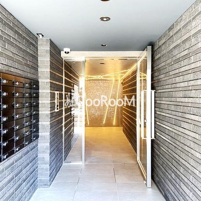 
									グローリオシェルト池袋本町 エントランス