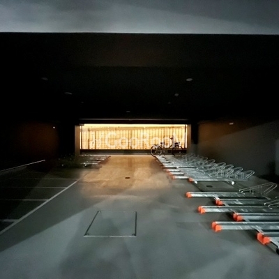 
									エレミ元蓮沼 駐輪場