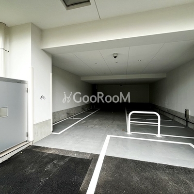 
									コンフォリア・リヴ大森西 バイク置場