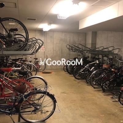 
									パークハビオ渋谷 駐輪場