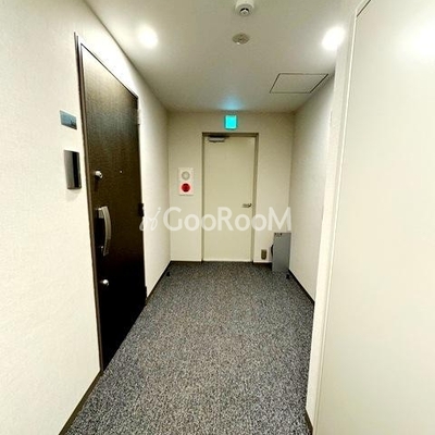 
									駒場ウエスト 廊下