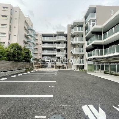 
									ディアクレスト西荻窪の駐車場